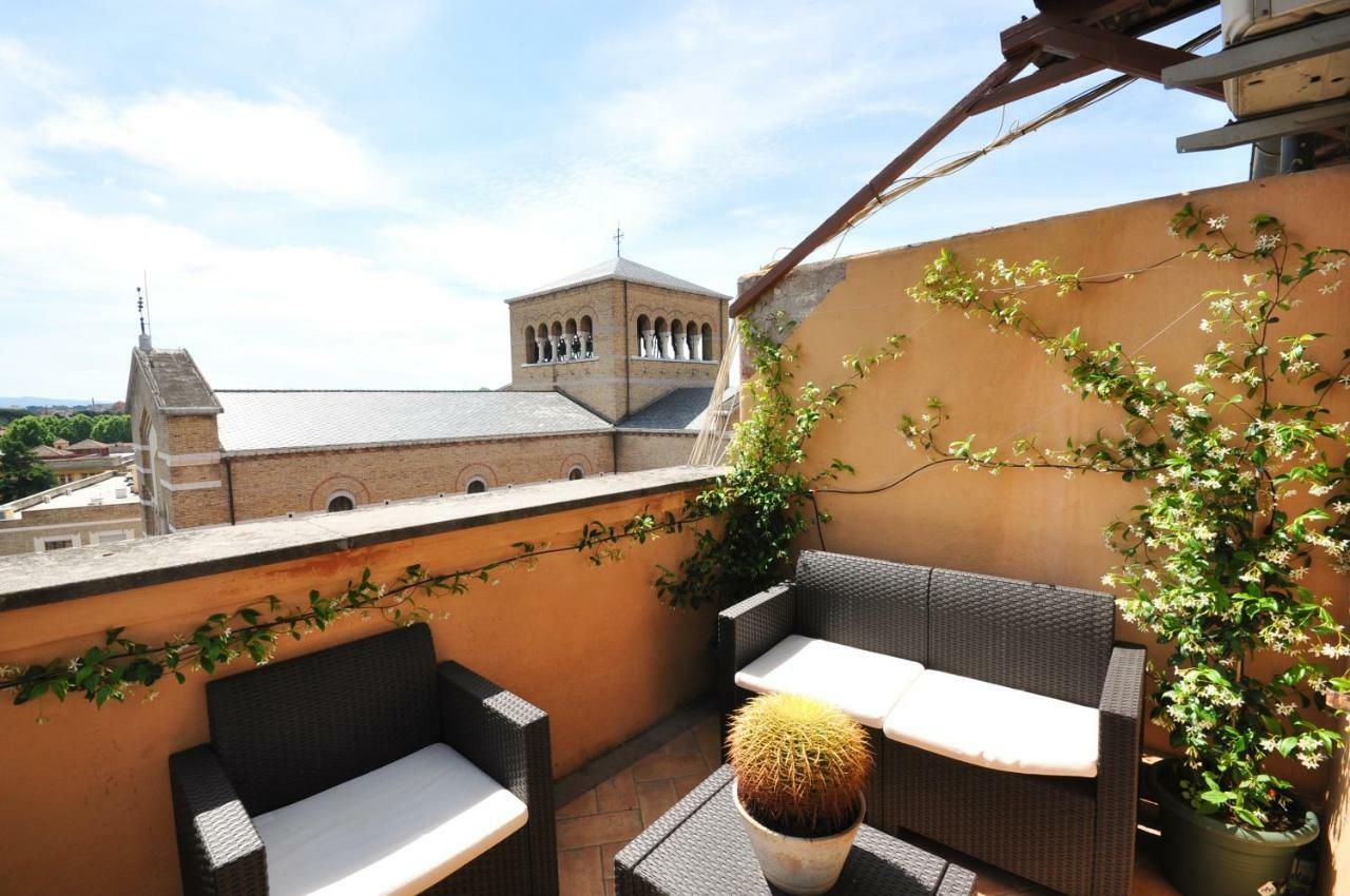 شقة Penthouse With View روما المظهر الخارجي الصورة